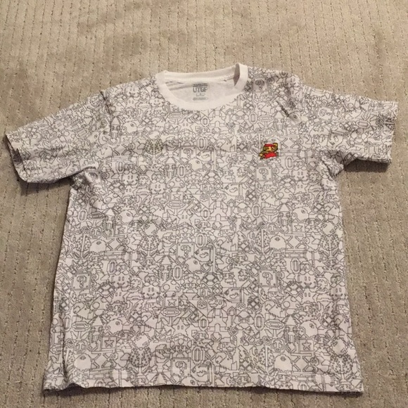 Uniqlo Other - Uniqlo X Nintendo Mario T-shirt size medium